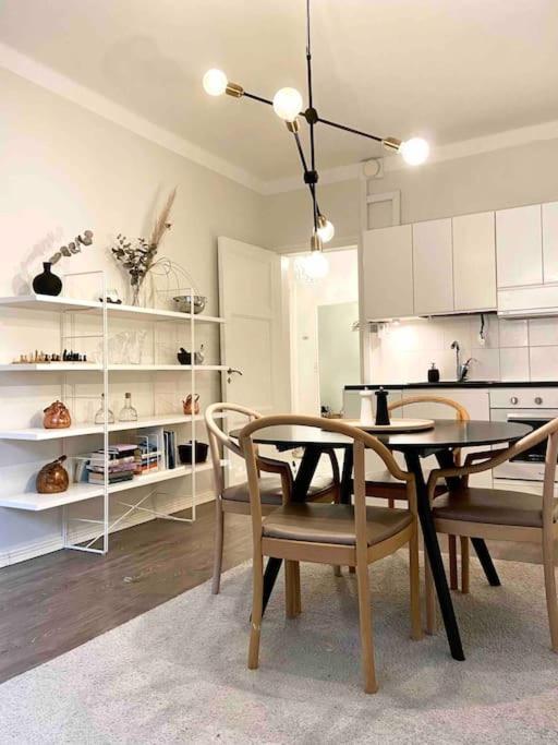 Glorious Apartment In Hakaniemi 赫尔辛基 外观 照片