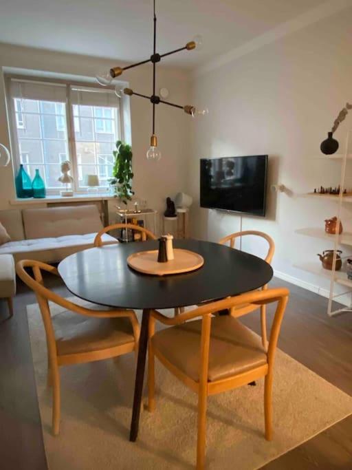 Glorious Apartment In Hakaniemi 赫尔辛基 外观 照片